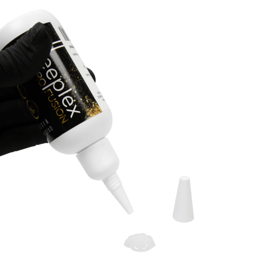 100ml bottle of Elleeplex Profusion 2 percent 7 VOL Crème Oxidant developer for lash and brow tinting.